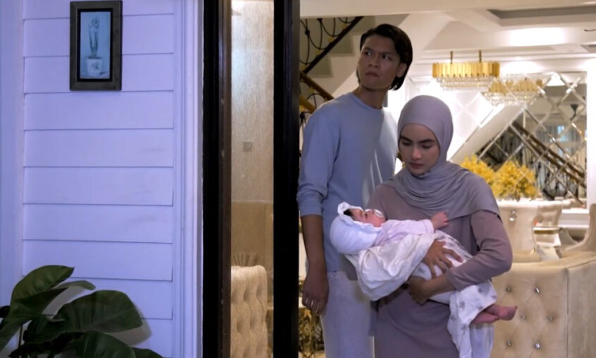 “… kalau terlalu bahagia pun pasti ada lukanya.” – Nadhir Nasar