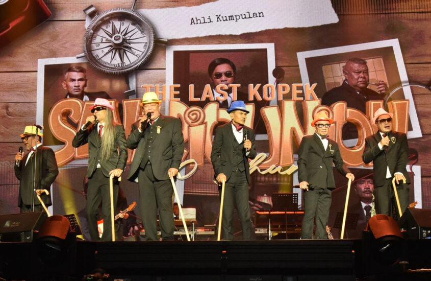 “Legend macam itu kita kena salute.” – Ezad Lazim, antara ribuan fans Senario